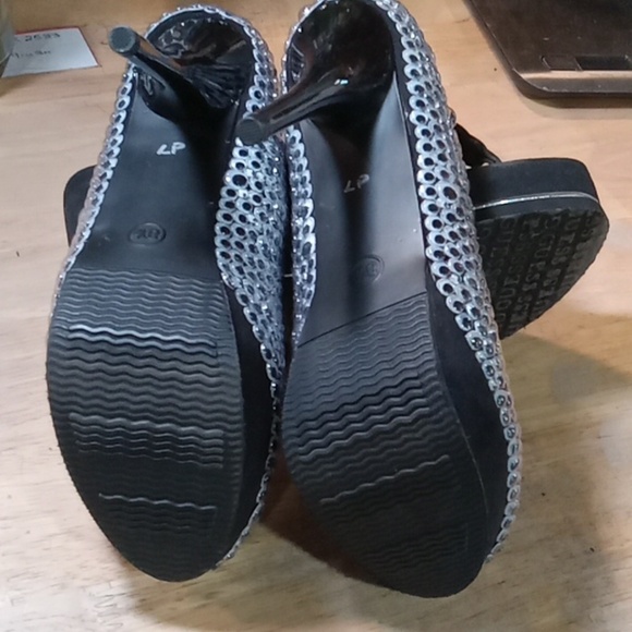 Unique Redesigned Googly Eyes 5.5 Inch Women's Heels - Picture 4 of 7